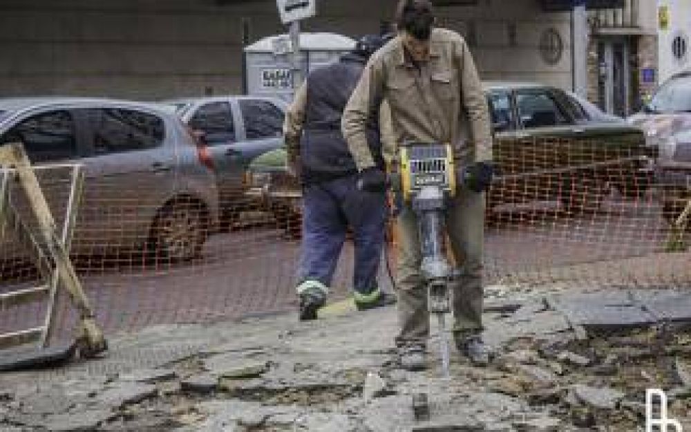 Lan�s: Comenzaron con la renovaci�n de veredas