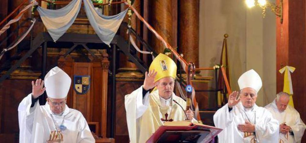 Lugones presidi� el Tedeum patrio por el Bicentenario