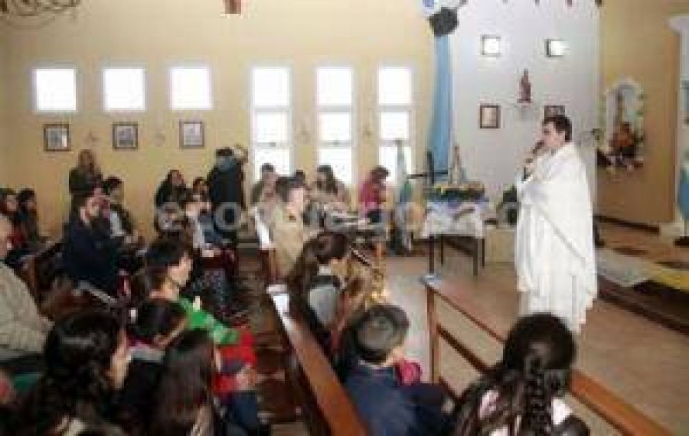 Quequ�n celebr� el D�a de la virgen de Itat�
