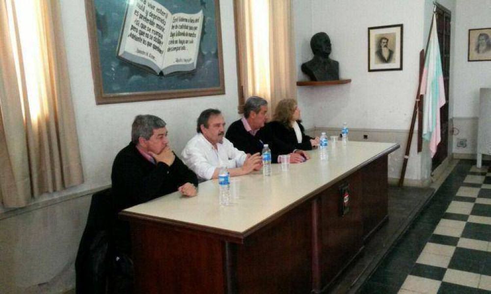 Furia radical por �decisiones inconsultas� y �destrato� de Vidal