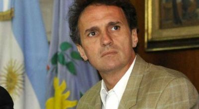 Katopodis redobla la apuesta y se presenta en la Justicia para frenar los aumentos en el gas y el agua