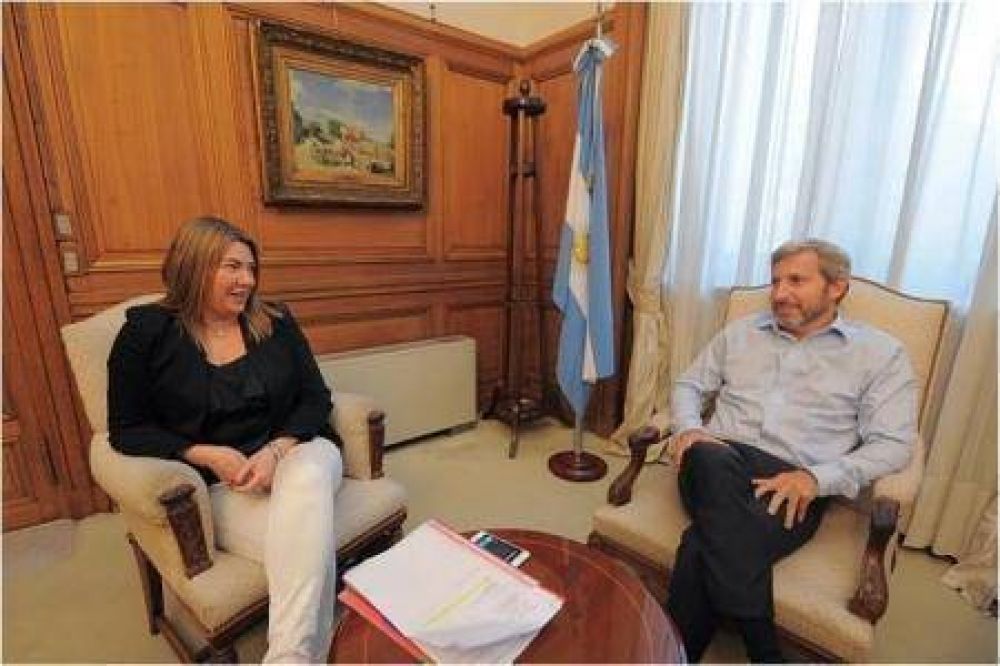 Bertone se re�ne con autoridades nacionales