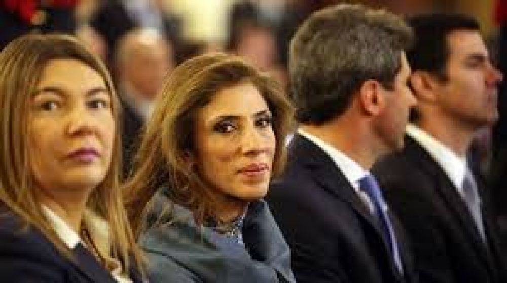 La Gobernadora participo del acto del Bicentenario de la Argentina