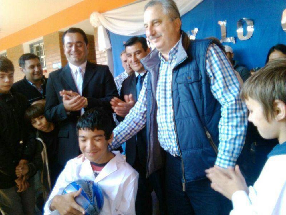 El gobernador, Hugo Passalacqua inaugur� la Escuela Especial N� 28 en Bernardo de Irigoyen
