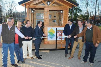 El Municipio present� la Oficina M�vil de Turismo en la Plaza Principal