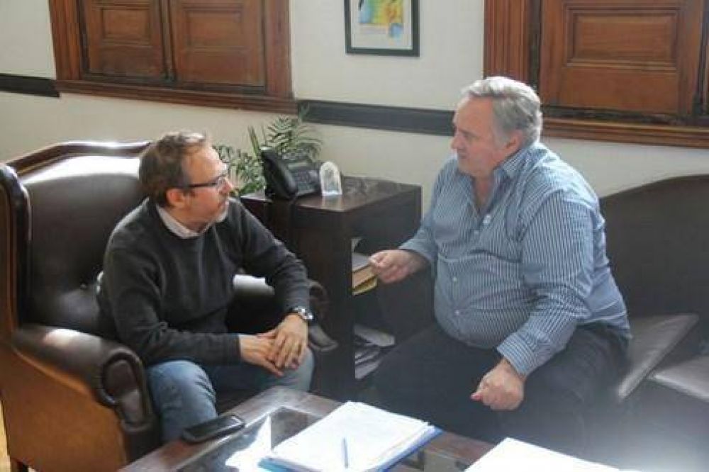 Valenzuela se reuni� con el nuevo Ministro de Producci�n bonaerense
