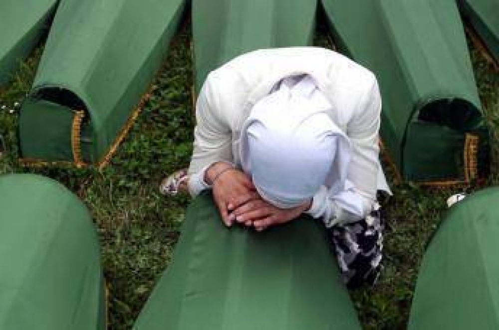 Recuerdan 21 a�os de la masacre de musulmanes de Srebrenica
