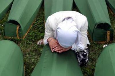 Recuerdan 21 a�os de la masacre de musulmanes de Srebrenica