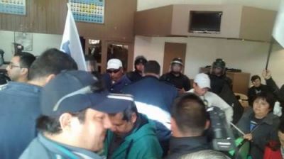  Con huevazos de por medio, as� se vivi� el momento de tensi�n en G�emes