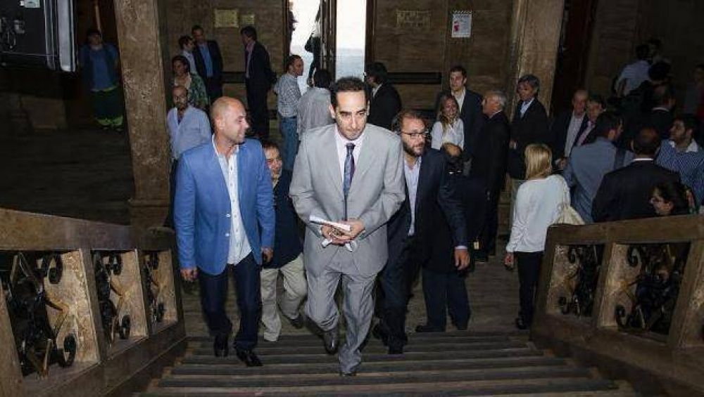 La oposici�n reclam� al intendente que d� explicaciones por la fiesta vip en el Municipio