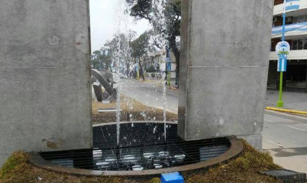 Monumento al Bicentenario: La Municipalidad ya repar la fuente y el sistema de iluminacin
