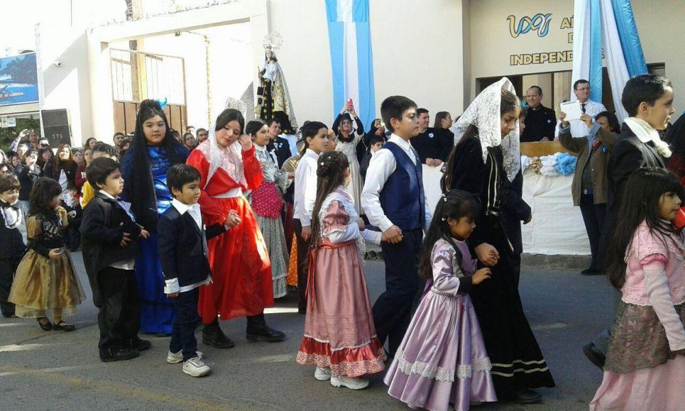 La Virgen del Carmen presidi actos por los 200 aos de la Independencia