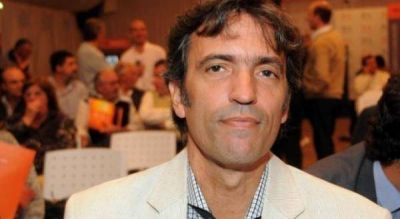 Skansi se mostr� entusiasmado con Salvai, pero confirm� que seguir� con la �esencia vecinalista�