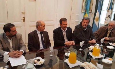 Desplazado por Vidal, Elustondo busca la complicidad del peronismo