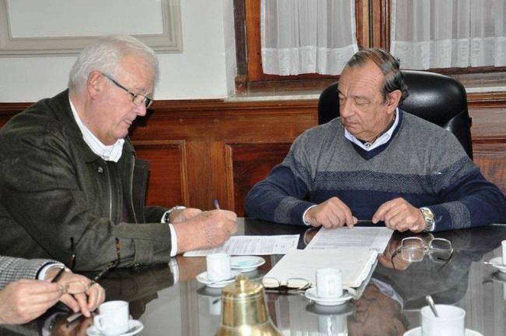 Confirmaron traspaso de ambulancias de CELTA al Municipio