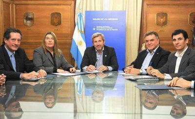 Bertone acord� con Naci�n un fideicomiso para construir viviendas