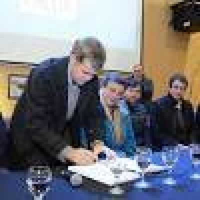 La ciudad firma el Pacto de San Antonio de Padua