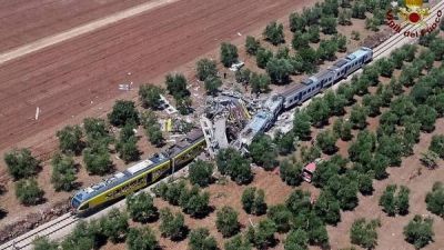 Fatal choque de trenes en Italia: al menos 20 muertos
