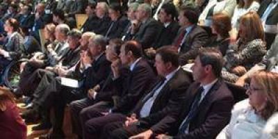 Formosa presente en el inicio de �Compromiso por la Educaci�n�