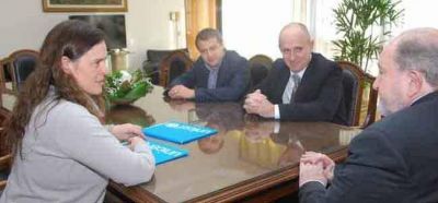 El Gobierno provincial firm� convenio con UNICEF