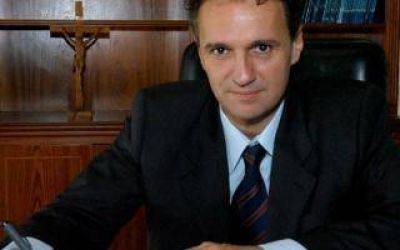 Katopodis va a la Justicia para frenar los aumentos en el gas y agua