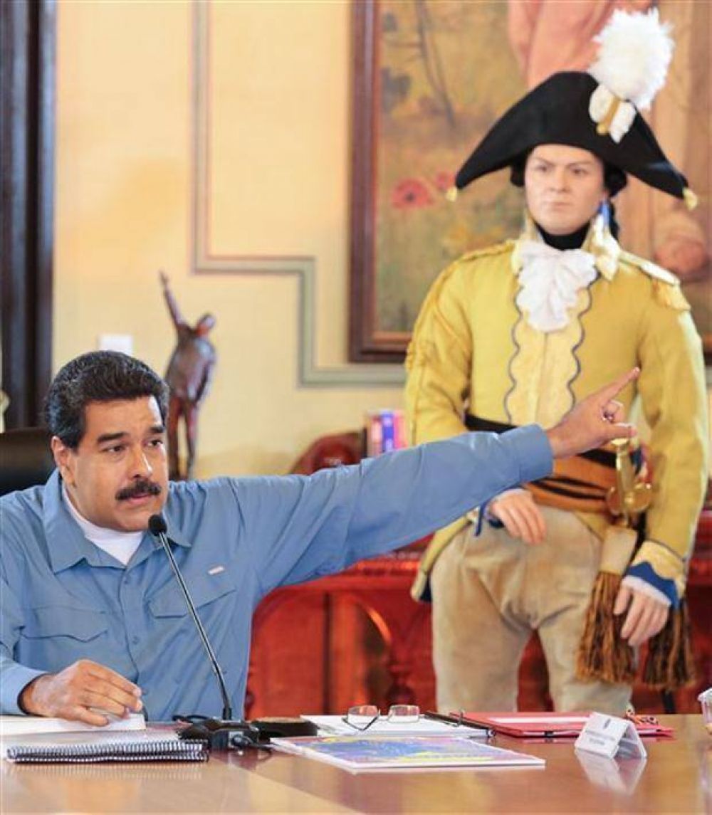 Maduro refuerza el poder de las FF.AA. y les da el control de los alimentos