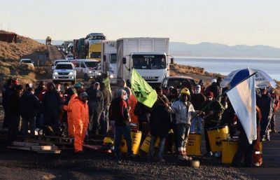 UOCRA cort� de manera intermitente acceso norte a Caleta por cinco horas