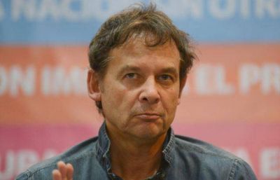 El Radicalismo sigue sin convencer. Eduardo Costa habl� de cosas que no est�n en �el Art 27� y el dilema no se termina
