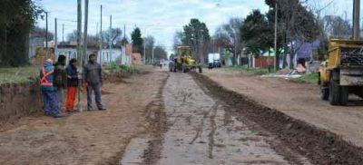 Realizan pavimentaci�n y arreglo de calles