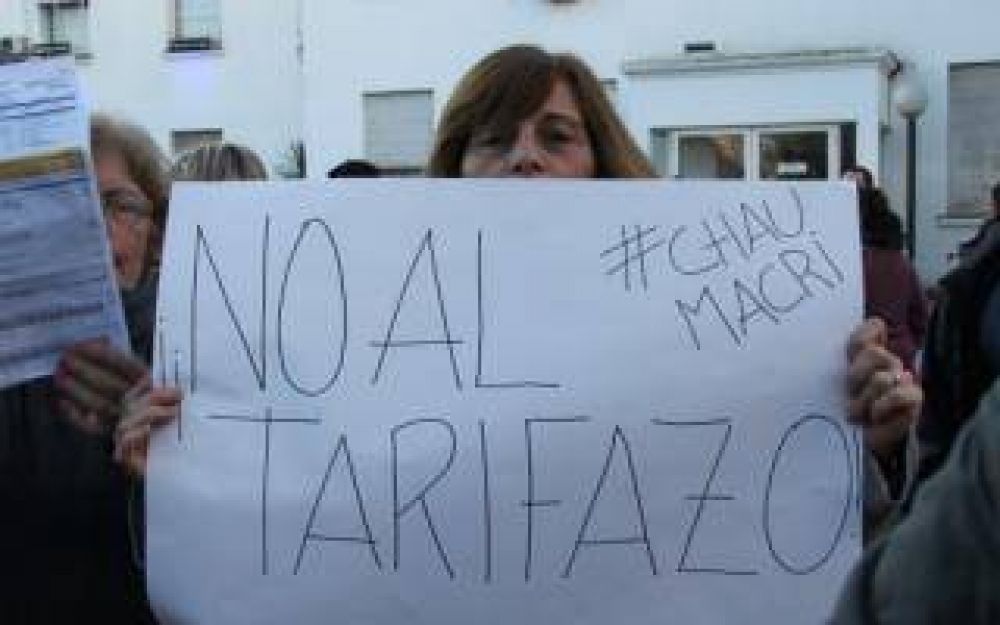Pilar se suma a la marcha para decirle #NoAlTarifazo