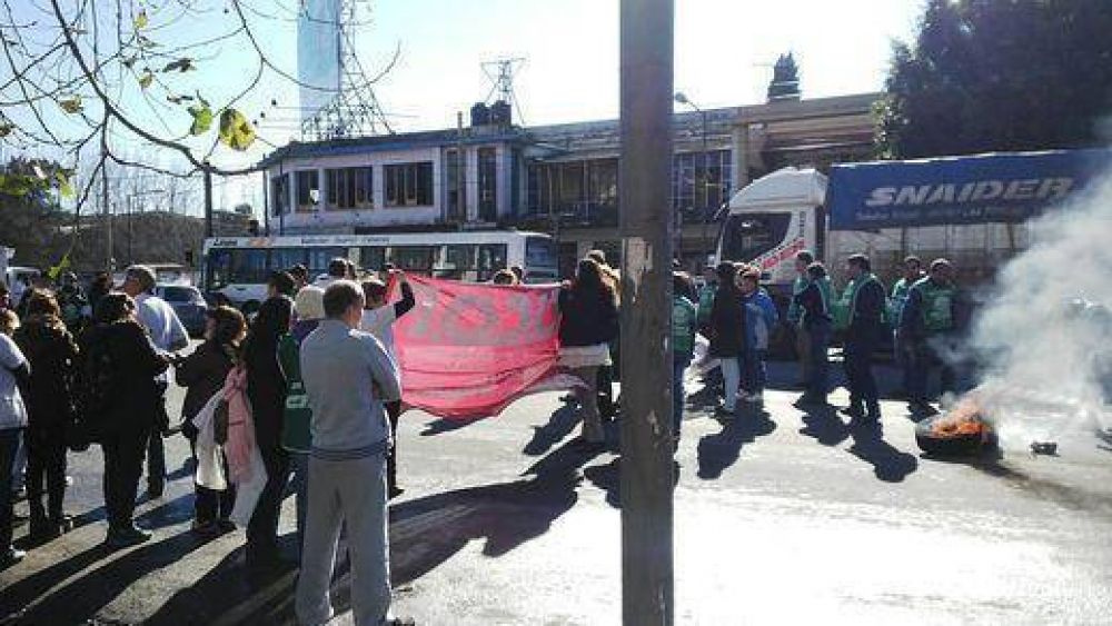 Jornada de protesta en el Eva Per�n por la crisis en Salud y el estado cr�tico del Hospital