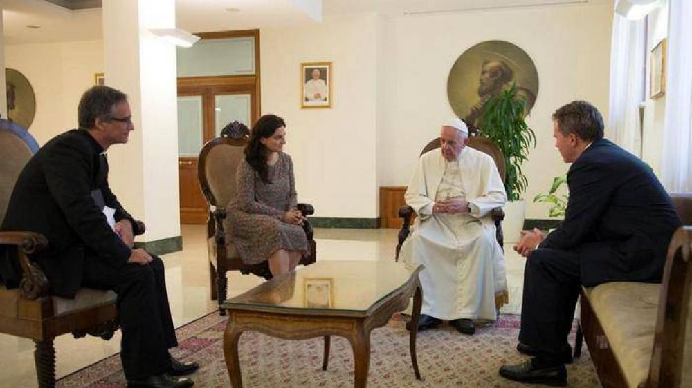 La primera mujer vice directora de la Sala de Prensa vaticana: �Francisco ha querido dar espacio a los laicos�