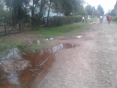 Reclaman la rotura de un ca�o de agua desde hace tres a�os