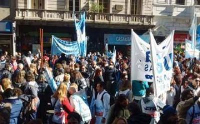Gremios docentes reclaman reapertura de paritarias