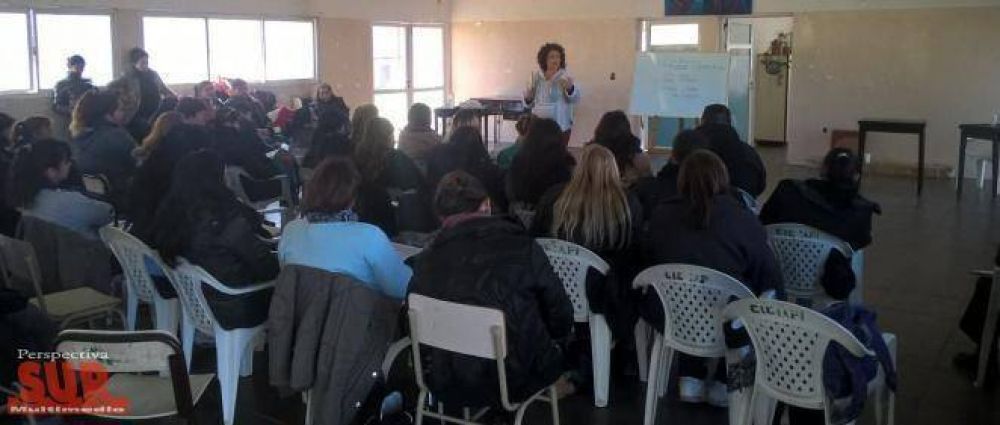 Capacitaci�n sobre prevenci�n de tuberculosis para promotores de salud