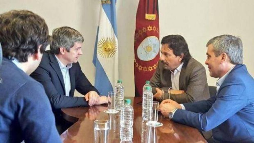 Gustavo S�enz no perdi� el tiempo y mantuvo una reuni�n con Pe�a
