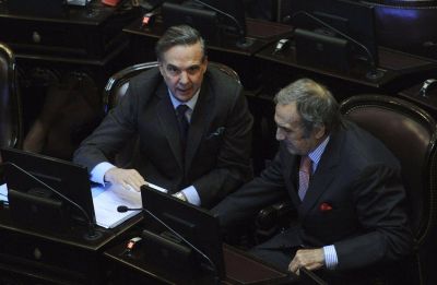 El peronismo se le plant� al Gobierno por el tarifazo y Reutemann lo apoy�