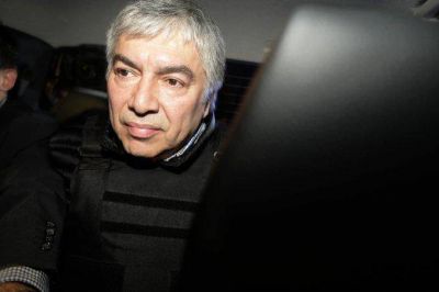 La C�mara Federal confirm� el procesamiento de L�zaro B�ez y su hijo Mart�n por lavado de dinero