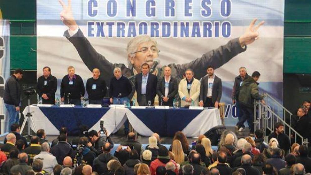 Moyano prorroga mandato y se robustece el consenso por un tr�o en CGT de unidad