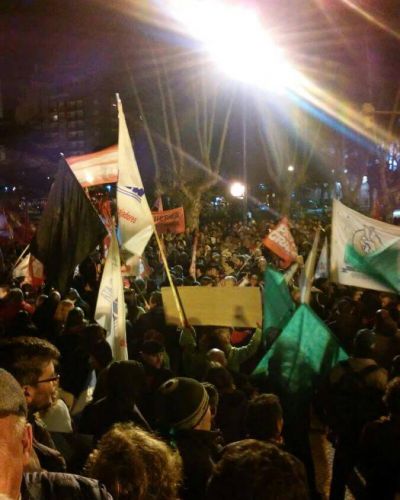 Cientos de marplatenses participaron del cacerolazo contra el tarifazo