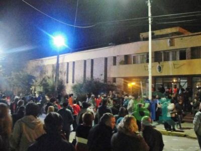 #14J. Baradero se manifest� contra los tarifazos 