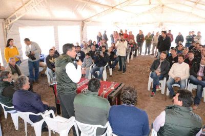 Casas remarc� que hay que fortalecer la producci�n riojana