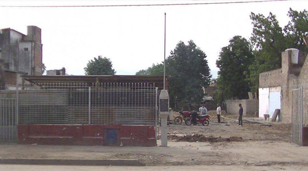Desocupados esperan la reactivaci�n de las obras