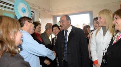 Manzur no quiere m�s peleas y se puso a disposici�n de Alfaro