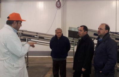 Ni el fr�o polar los frena�. Fiorini y Carrancio recorrieron empresa e insisten con motorizar la producci�n y el empleo