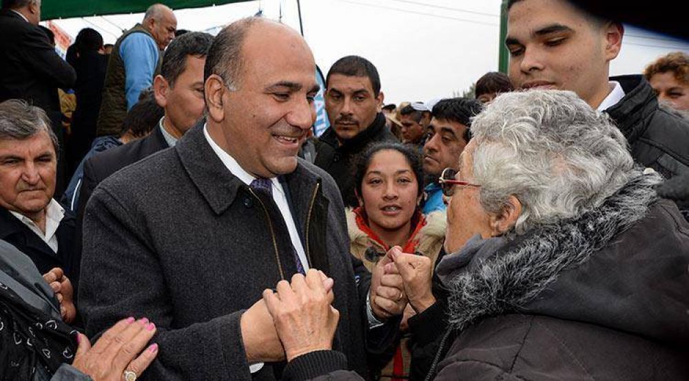 Con la construcci�n de 500 viviendas se reactiva la obra p�blica en Tucum�n