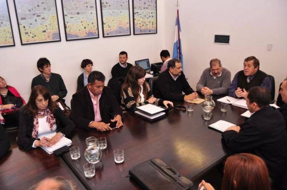El Gobierno vuelve a reunirse con los estatales