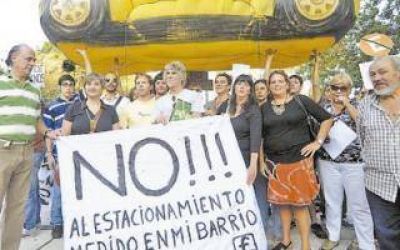 Z�rate: Juntan firmas contra el Estacionamiento Medido