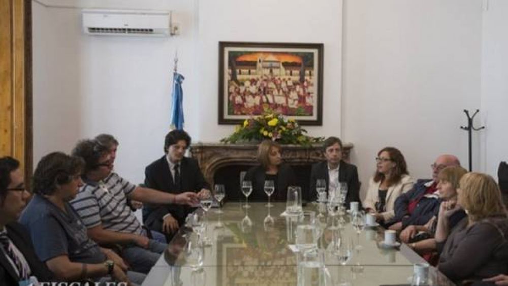 Los fiscales del caso AMIA admiten fallas y ya revisan toda la causa