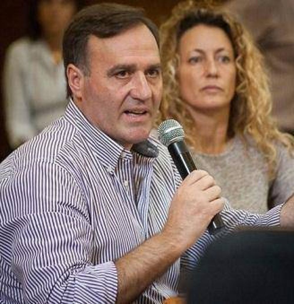 El HCD habr�a avalado un Congreso de Educaci�n trucho